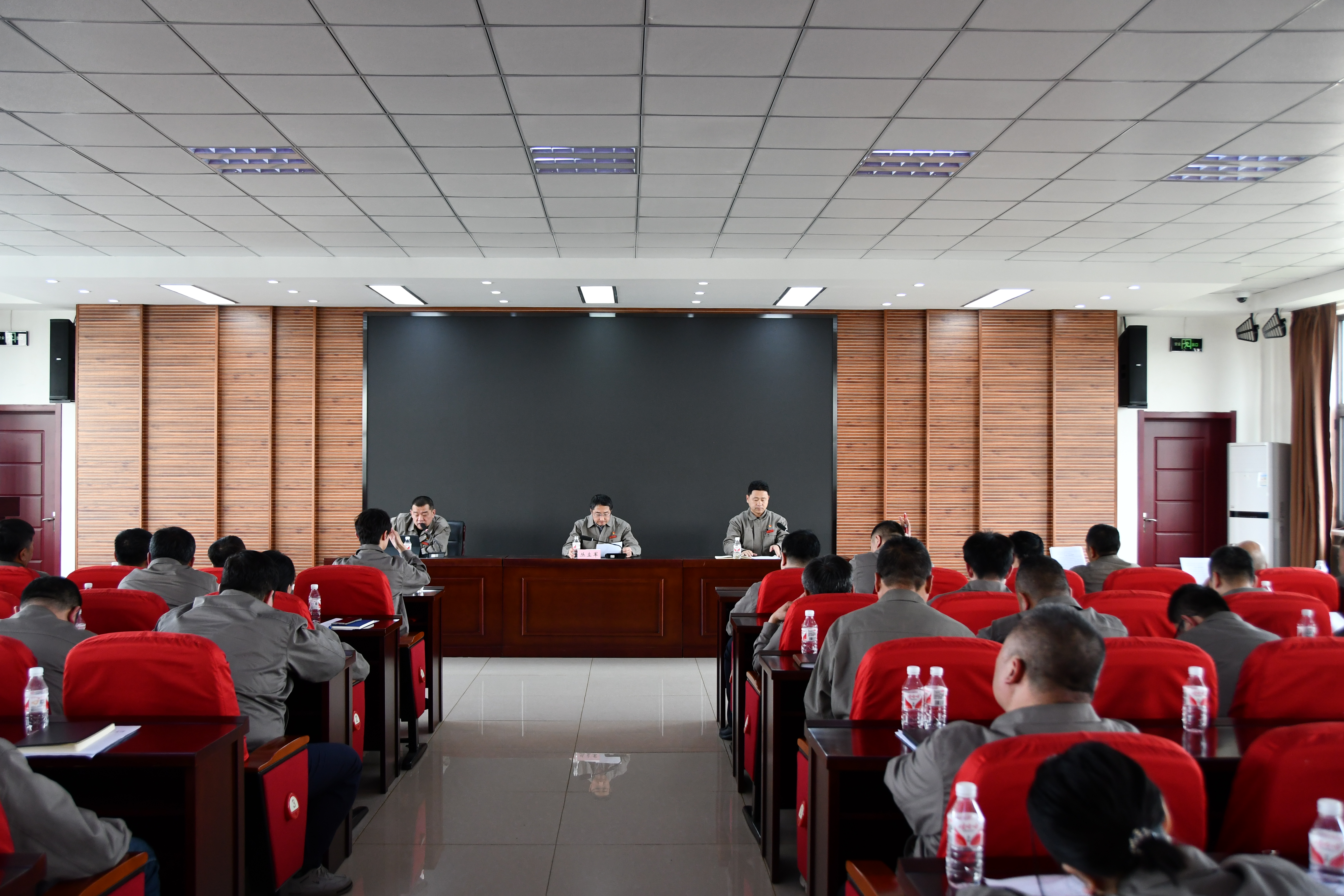 強(qiáng)化身份意識(shí) 提升履職能力——水務(wù)集團(tuán)紀(jì)委舉辦紀(jì)檢監(jiān)察和物資采購相關(guān)工作培訓(xùn)