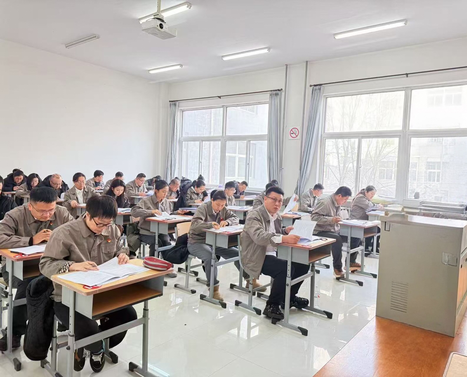 鞍山水務(wù)集團(tuán)“全員起立” 競聘上崗 以“三能機(jī)制”激活國企人才“一池春水”